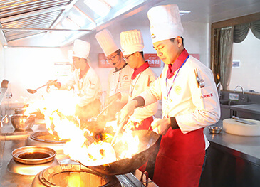 男生学厨师好吗