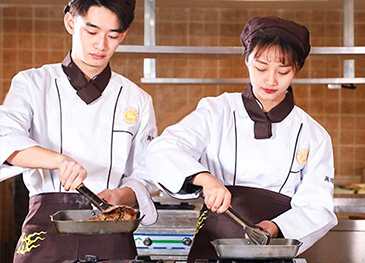 男生学厨师好吗