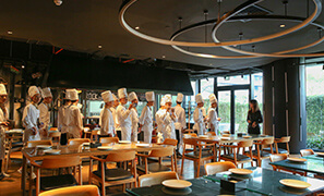 男生学厨师好吗