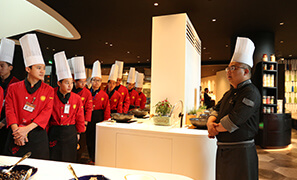 男生学厨师好吗