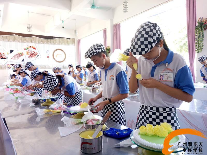 打工返乡学厨师.jpg 打工返乡学厨师.jpg