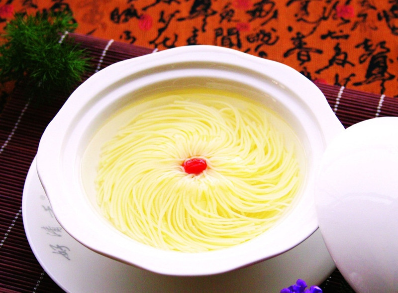 美食节大师献技 烹饪绝活显身手 菊花豆腐