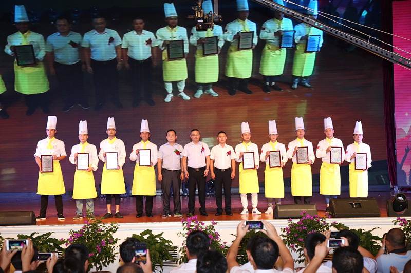 新东方美食狂欢节_广州新东方载誉归来 广州新东方代表队揽获2项大奖
