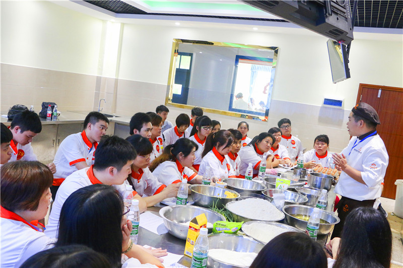 九阳集团携手广州新东方开展西点培训 九阳集团携手广州新东方开展西点培训