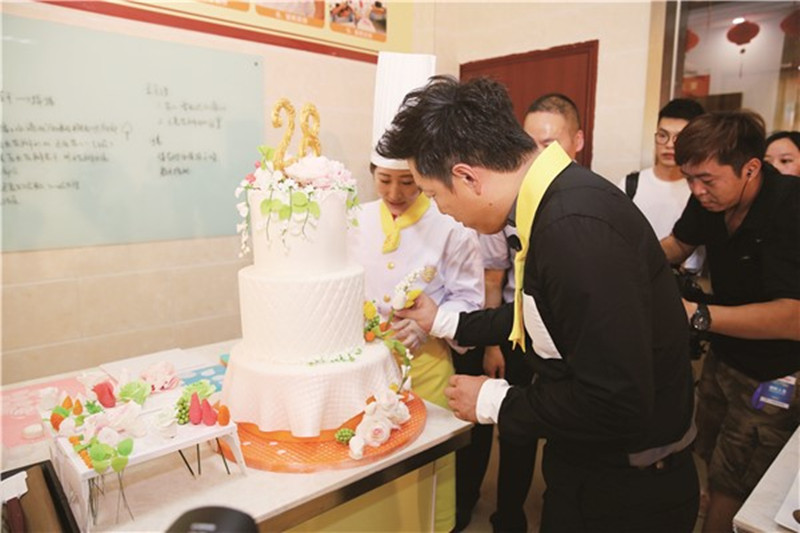 新东方烹饪教育28周年庆典精彩亮点回顾 广州新东方烹饪学校_新东方烹饪教育28周年庆典精彩亮点回顾