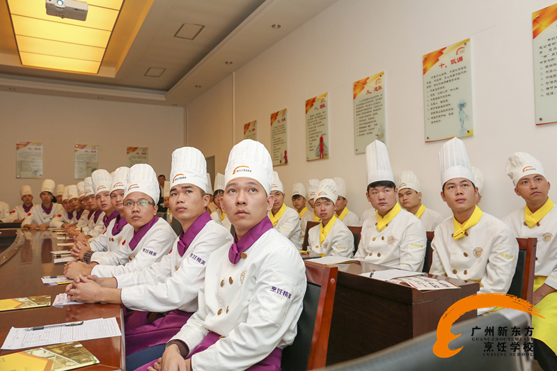 开饭餐饮集团新东方招聘专场 助力学子圆就业梦