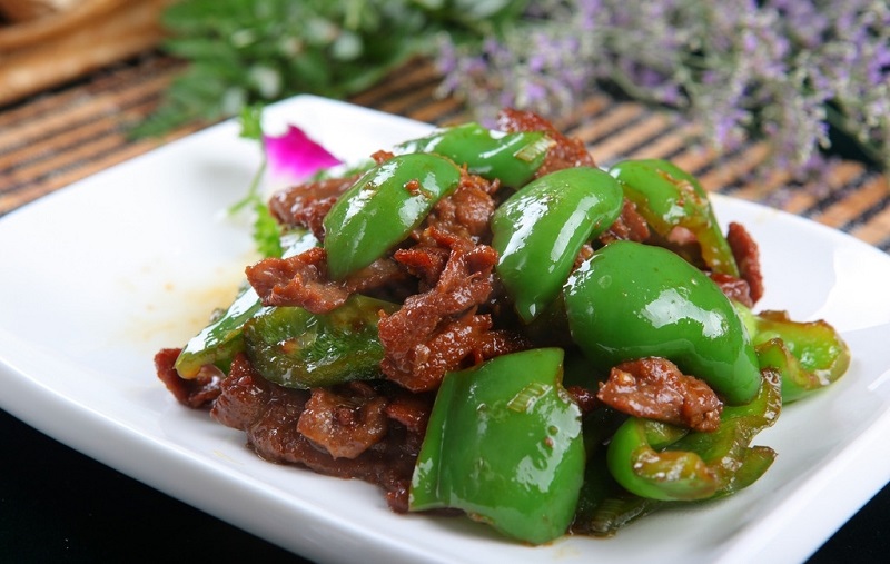 广州新东方烹饪学校_家常菜——青椒炒牛肉 广州新东方烹饪学校_家常菜——青椒炒牛肉