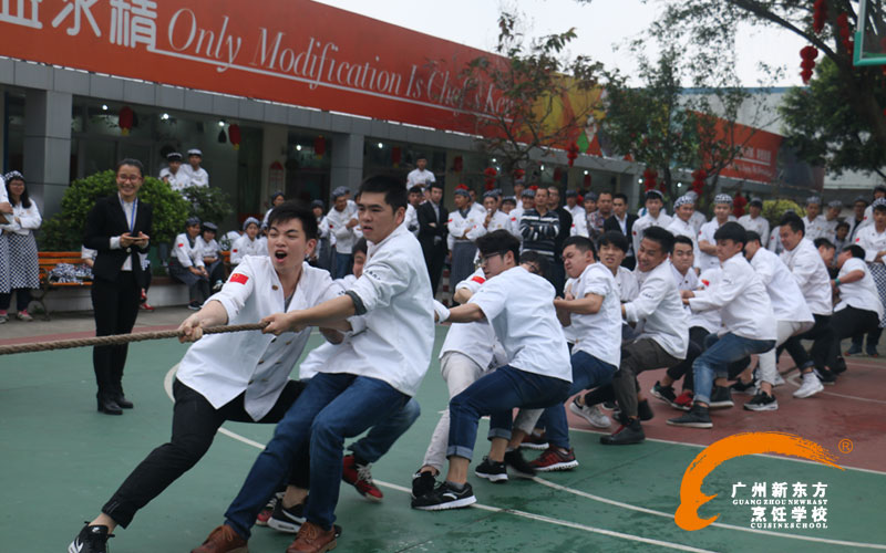 助威声响彻新东方,同学们赛场展英姿 助威声响彻新东方,同学们赛场展英姿