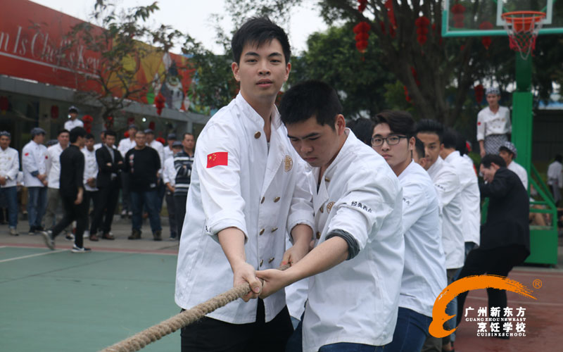 助威声响彻新东方,同学们赛场展英姿 助威声响彻新东方,同学们赛场展英姿