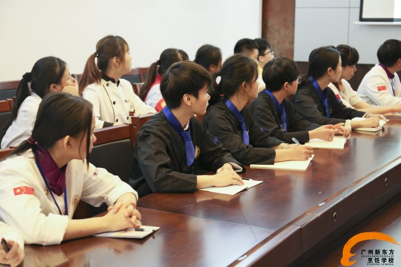 鱼窝头中学蔡秀程讲师来我校开展心理辅导讲座 鱼窝头中学蔡秀程讲师来我校开展心理辅导讲座