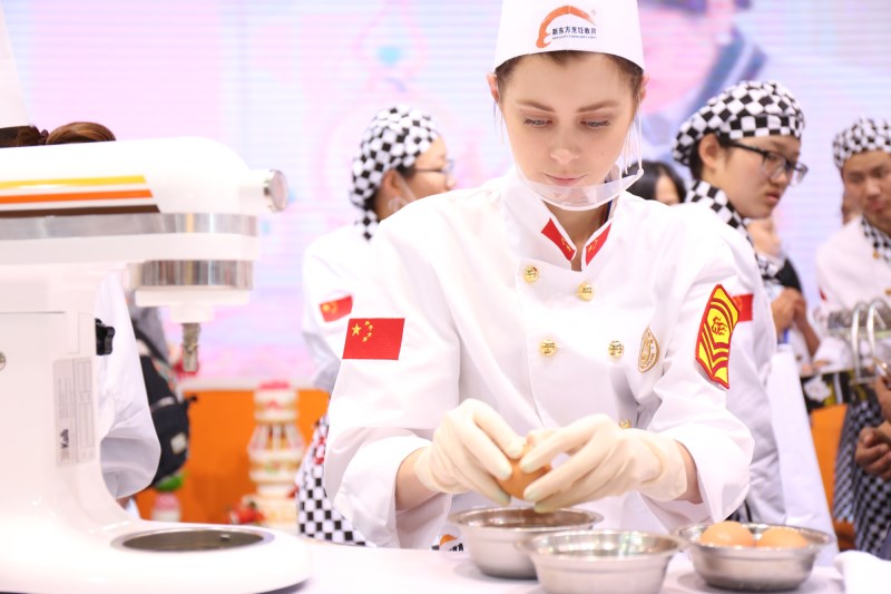 至臻西点 匠心筑梦 新东方烹饪强势出击上海国际烘焙展