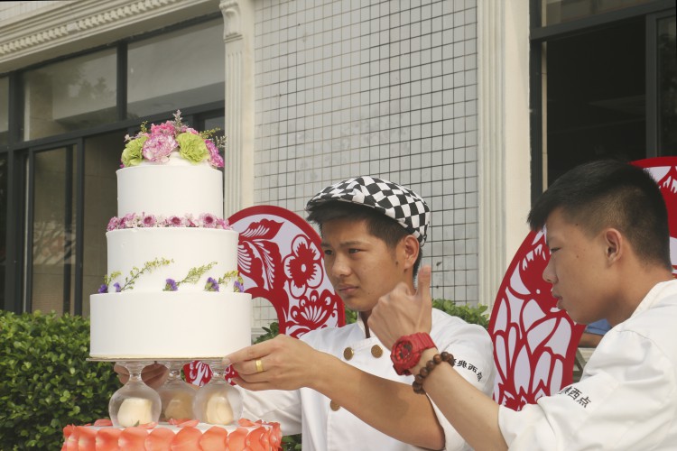 学西点,学西餐,新东方学西点,新东方学西餐,广州新东方西点班,广州新东方西餐学习