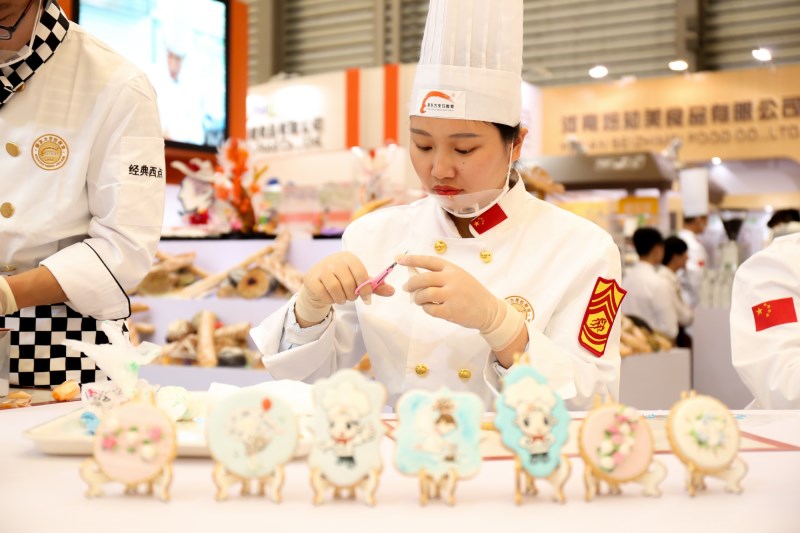 新东方烹饪教育献技国际烘焙展 再度点亮上海滩 新东方烹饪教育献技国际烘焙展 再度点亮上海滩