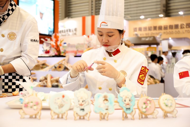 新东方烹饪教育献技国际烘焙展  再度点亮上海滩