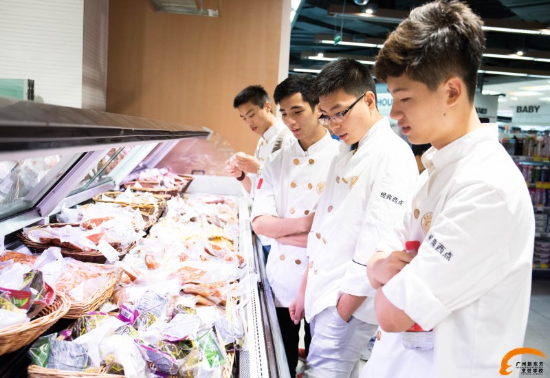 广州新东方Ole’定向班学子赴合作企业参观学习 广州新东方Ole’定向班学子赴合作企业参观学习