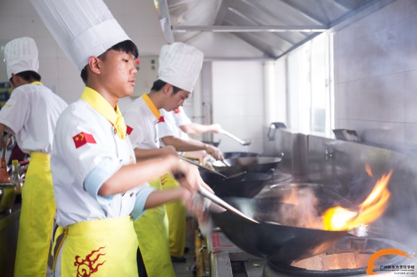 广州新东方第四届“新东方杯”烹饪大赛隆重开幕