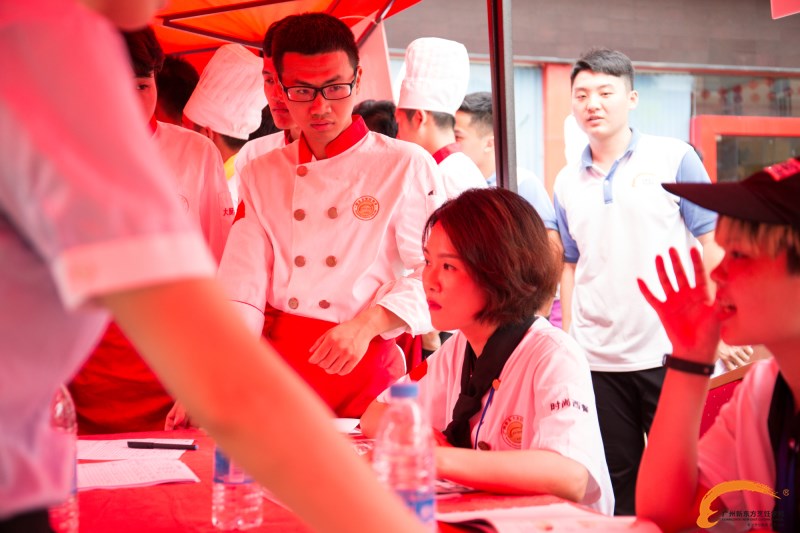 美食决赛现场爆棚 合作企业争相招聘 美食决赛现场爆棚 合作企业争相招聘