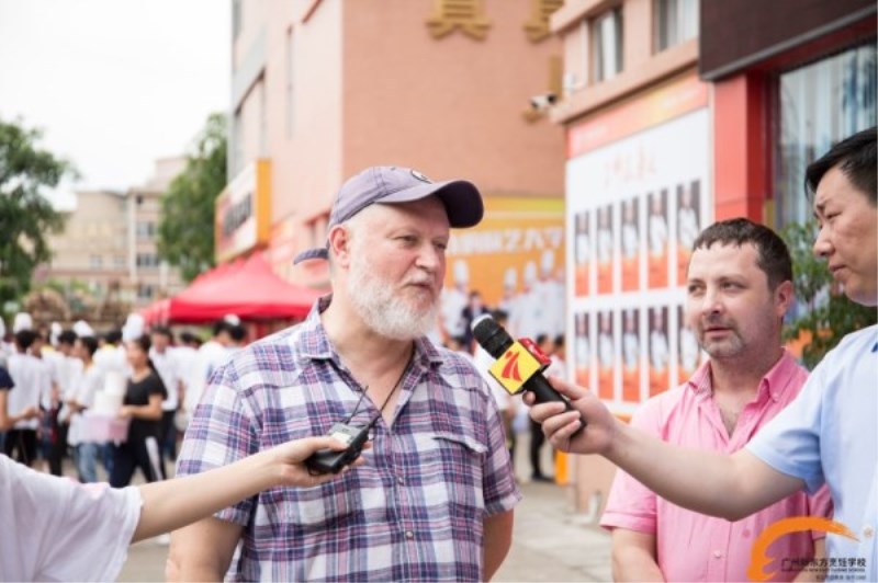 美食决赛现场爆棚 合作企业争相招聘 美食决赛现场爆棚 合作企业争相招聘