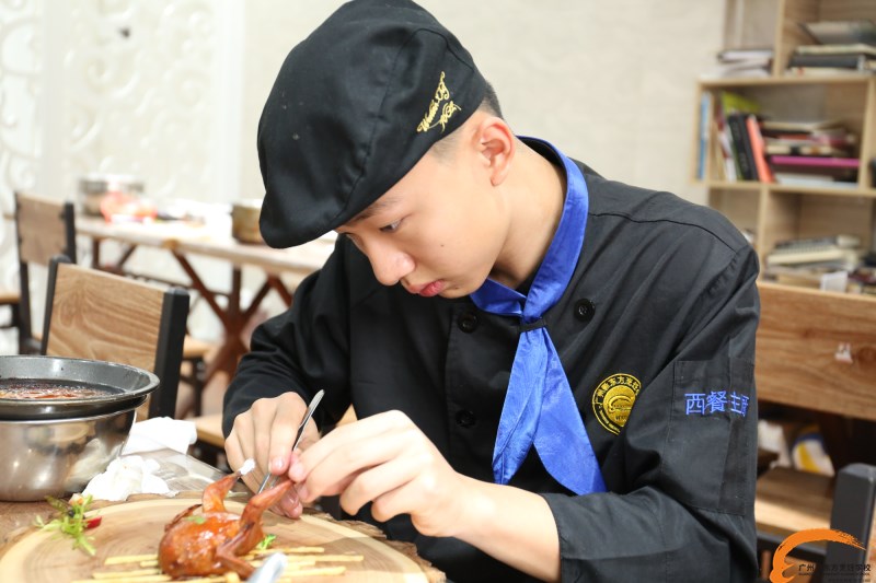 学厨师去哪里好?广州新东方烹饪学校怎么样? 学厨师去哪里好?广州新东方烹饪学校怎么样?