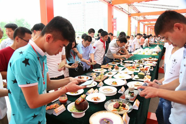 “丘比杯”第四届中国新东方烹饪技能大赛教师组决赛启幕 
