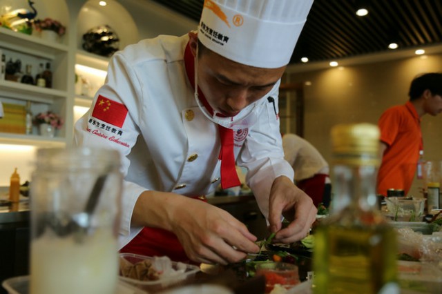 “丘比杯”第四届中国新东方烹饪技能大赛教师组决赛启幕 “丘比杯”第四届中国新东方烹饪技能大赛教师组决赛启幕