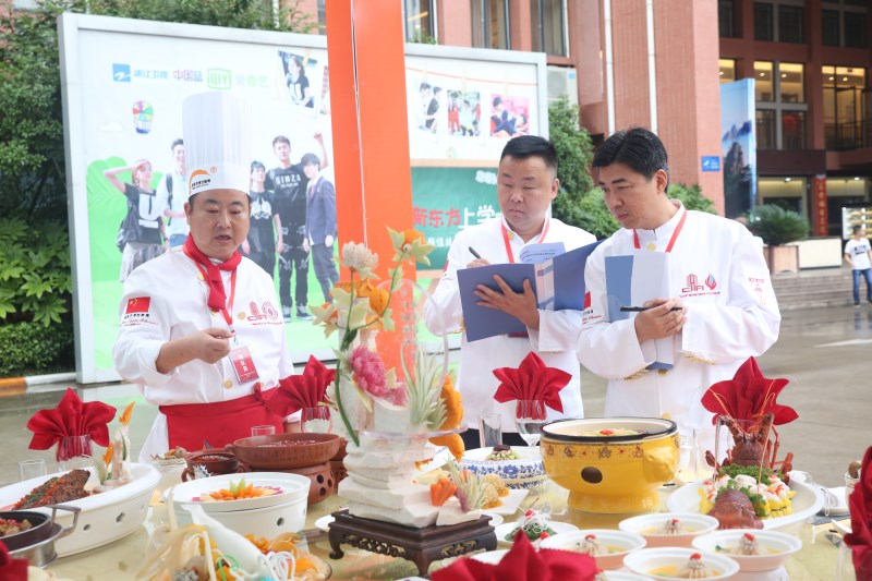 烹饪饕餮大赛 评委阵容超强 烹饪饕餮大赛 评委阵容超强