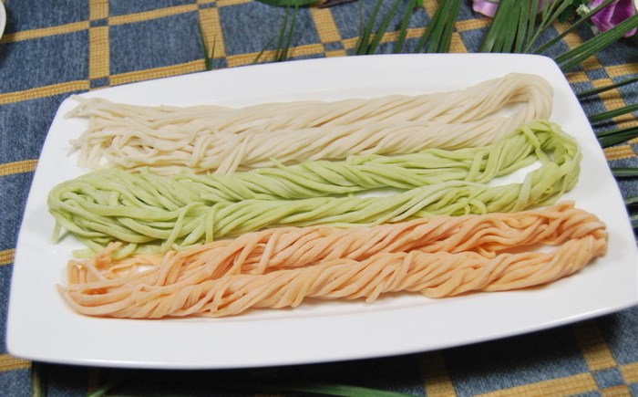 营养丰富的三色面 制作简单口感好 营养丰富的三色面 制作简单口感好