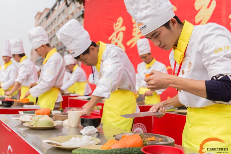 在广州新东方烹饪学校学厨师好吗?赚钱吗?