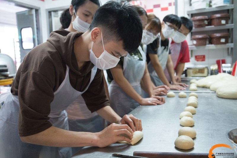 广州新东方学子赴家乐福食品有限公司参观复试 广州新东方学子赴家乐福食品有限公司参观复试