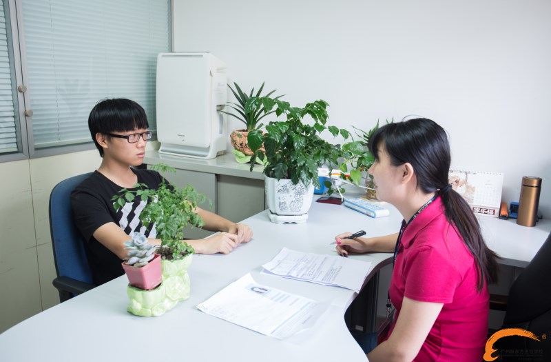广州新东方学子赴家乐福食品有限公司参观复试 广州新东方学子赴家乐福食品有限公司参观复试