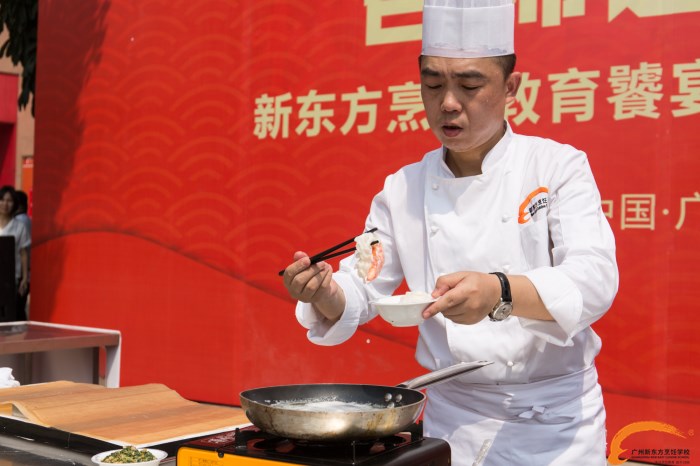 广州新东方烹饪学校火爆了!饕宴课堂精彩不断! 广州新东方烹饪学校火爆了!饕宴课堂精彩不断!