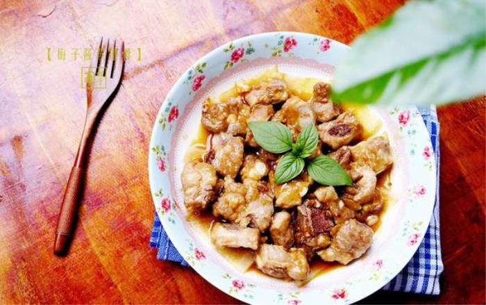 广东传统地方名菜梅子蒸排骨 肉香味美色泽诱人 广东传统地方名菜梅子蒸排骨 肉香味美色泽诱人