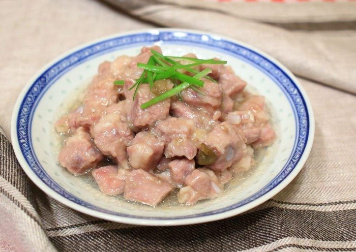 广东传统地方名菜梅子蒸排骨 肉香味美色泽诱人 广东传统地方名菜梅子蒸排骨 肉香味美色泽诱人