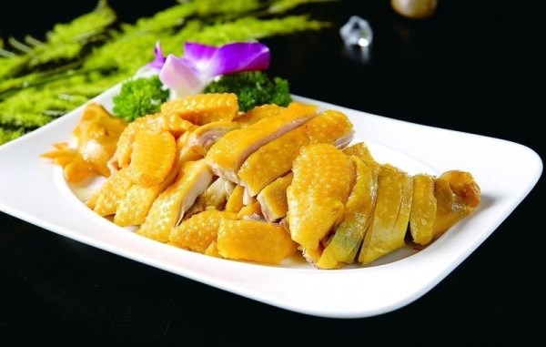 【粤菜】广式特色传统佳肴盐焗鸡 味香浓郁皮爽肉滑风味诱人 【粤菜】广式特色传统佳肴盐焗鸡 味香浓郁皮爽肉滑风味诱人