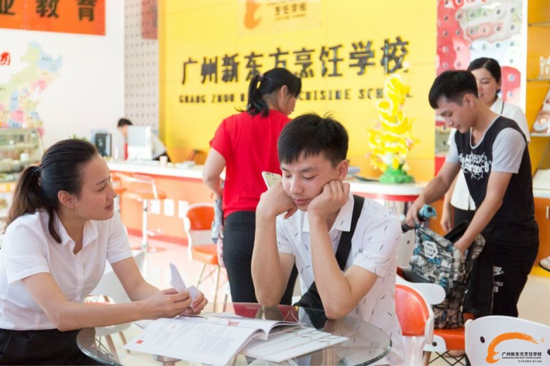 初中高中毕业生在广州学厨师就业怎么样? 初中高中毕业生在广州学厨师就业怎么样?