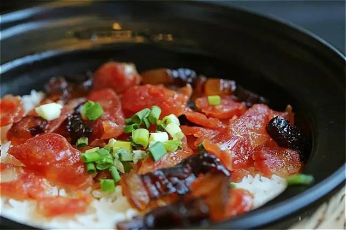 【粤菜】传统名点腊味饭 香气扑鼻让人回味无穷 【粤菜】传统名点腊味饭 香气扑鼻让人回味无穷