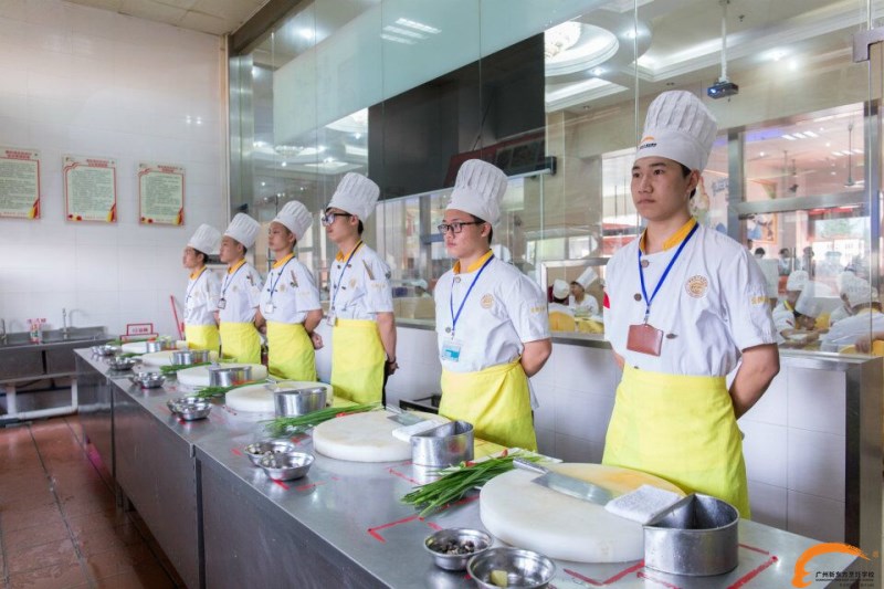 在新东方烹饪学校学厨师要多久? 在新东方烹饪学校学厨师要多久?