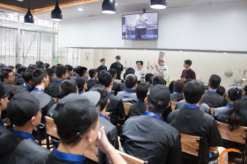 美食无国界丨意大利大师走进校园 授课广州新东方学子 美食无国界丨意大利大师走进校园 授课广州新东方学子