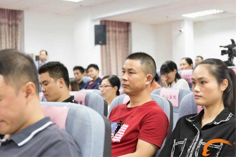 新东方烹饪学院:2017年番禺区职业技能竞赛总结会举行 广州新东方斩获多项荣誉 新东方烹饪学院:2017年番禺区职业技能竞赛总结会举行 广州新东方斩获多项荣誉