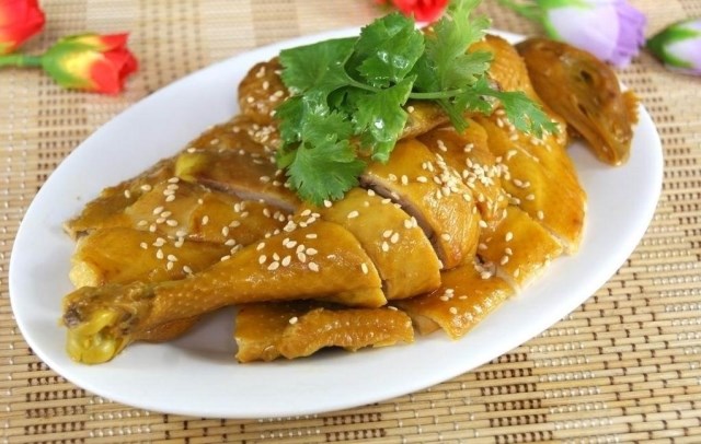 在线学做菜:【广东客家菜】美味盐焗鸡 肉滑皮爽骨肉香浓 在线学做菜:【广东客家菜】美味盐焗鸡 肉滑皮爽骨肉香浓