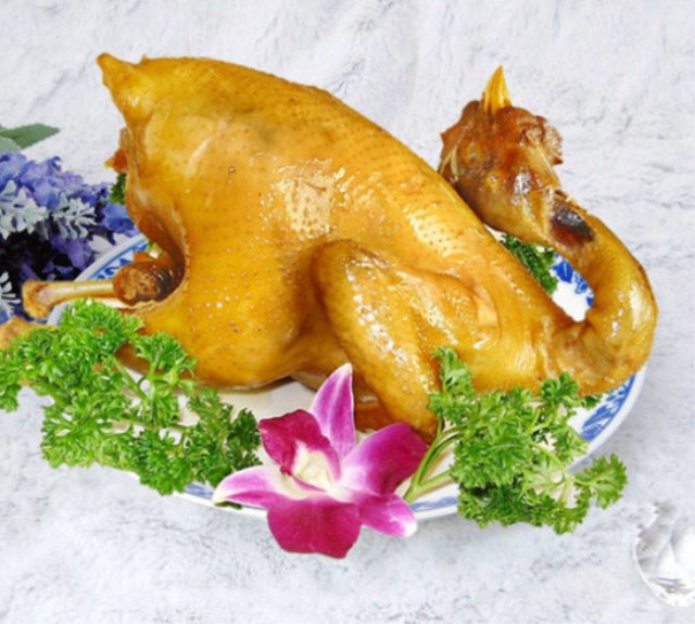 在线学做菜:【广东客家菜】美味盐焗鸡 肉滑皮爽骨肉香浓 在线学做菜:【广东客家菜】美味盐焗鸡 肉滑皮爽骨肉香浓