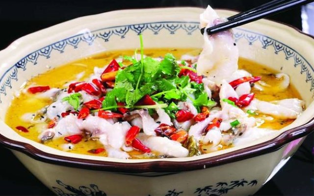 广州新东方在线教做菜:“人气王”酸菜鱼的多种做法 学会一种你就赚到了