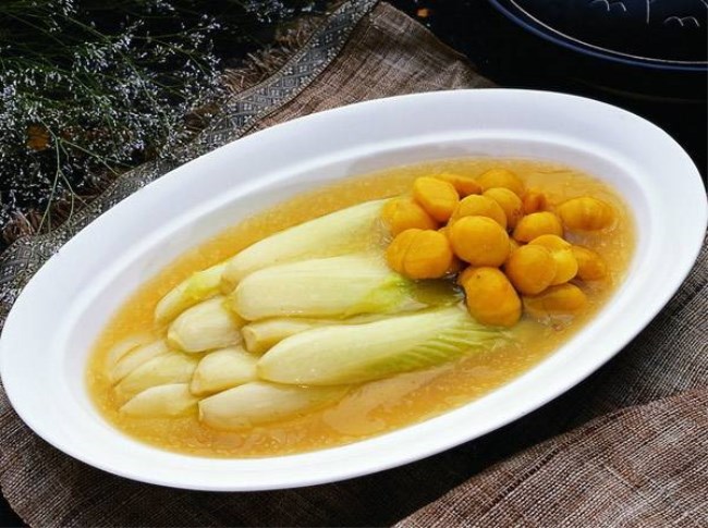 广州新东方在线教做菜：开水白菜清香爽口  川菜的高境界