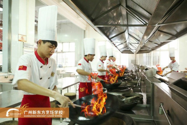 厨师培训学校:在广州新东方厨师学校学厨师一般要多久 厨师培训学校:在广州新东方厨师学校学厨师一般要多久
