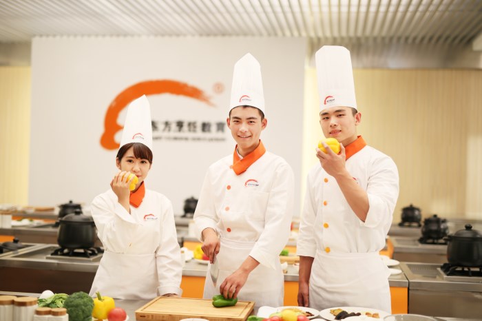 广州特色美食培训学校哪家好?创业到广州新东方学厨师怎么样? 广州特色美食培训学校哪家好?创业到广州新东方学厨师怎么样?