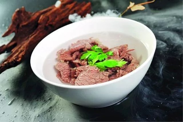 客家菜牛肉鲜汤 汤清亮无油健康养生