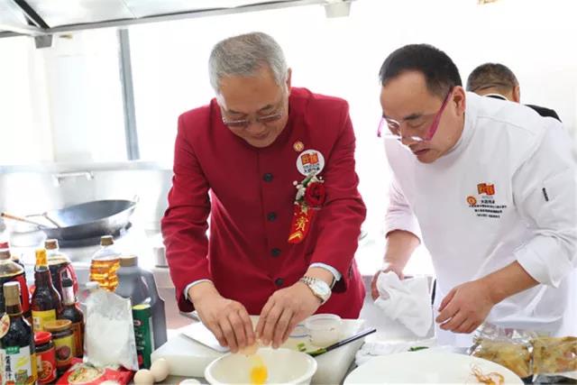 新东方烹饪丨烹饪大师齐聚新东方 大匠于心传承中华烹饪技艺 新东方烹饪丨烹饪大师齐聚新东方 大匠于心传承中华烹饪技艺
