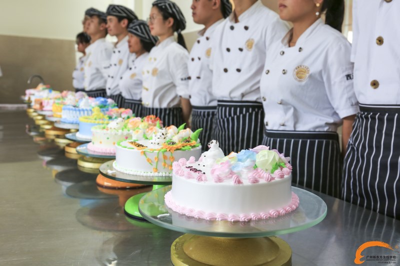 学西点 学蛋糕裱花 做一名泡在甜蜜里的裱花师