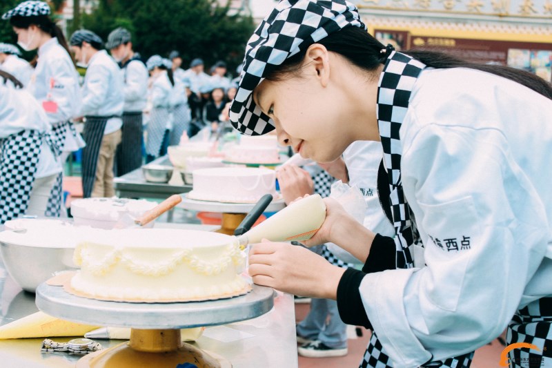 学西点 学蛋糕裱花 做一名泡在甜蜜里的裱花师