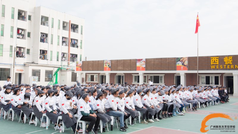 新东方烹饪烘焙大师进校园 传授烘烤工艺技巧 新东方烹饪烘焙大师进校园 传授烘烤工艺技巧